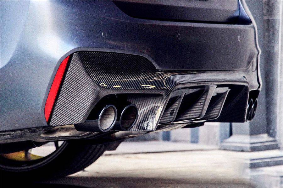 Faldón trasero de fibra de carbono estilo BMW F90 M5 D3 (2018-2023) con tapas