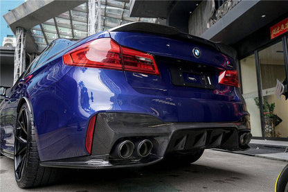 Faldón trasero de fibra de carbono estilo BMW F90 M5 D3 (2018-2023) con tapas
