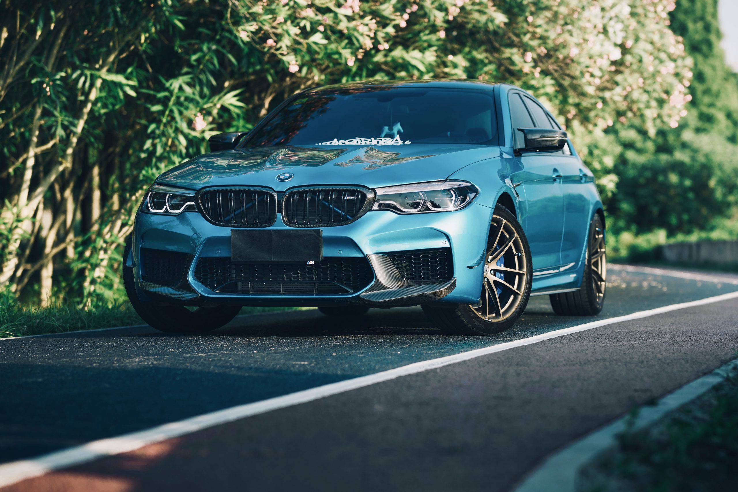 Carbonado 2018-2023 BMW F90 M5 MP Style Carbon Fiber Side Skirts