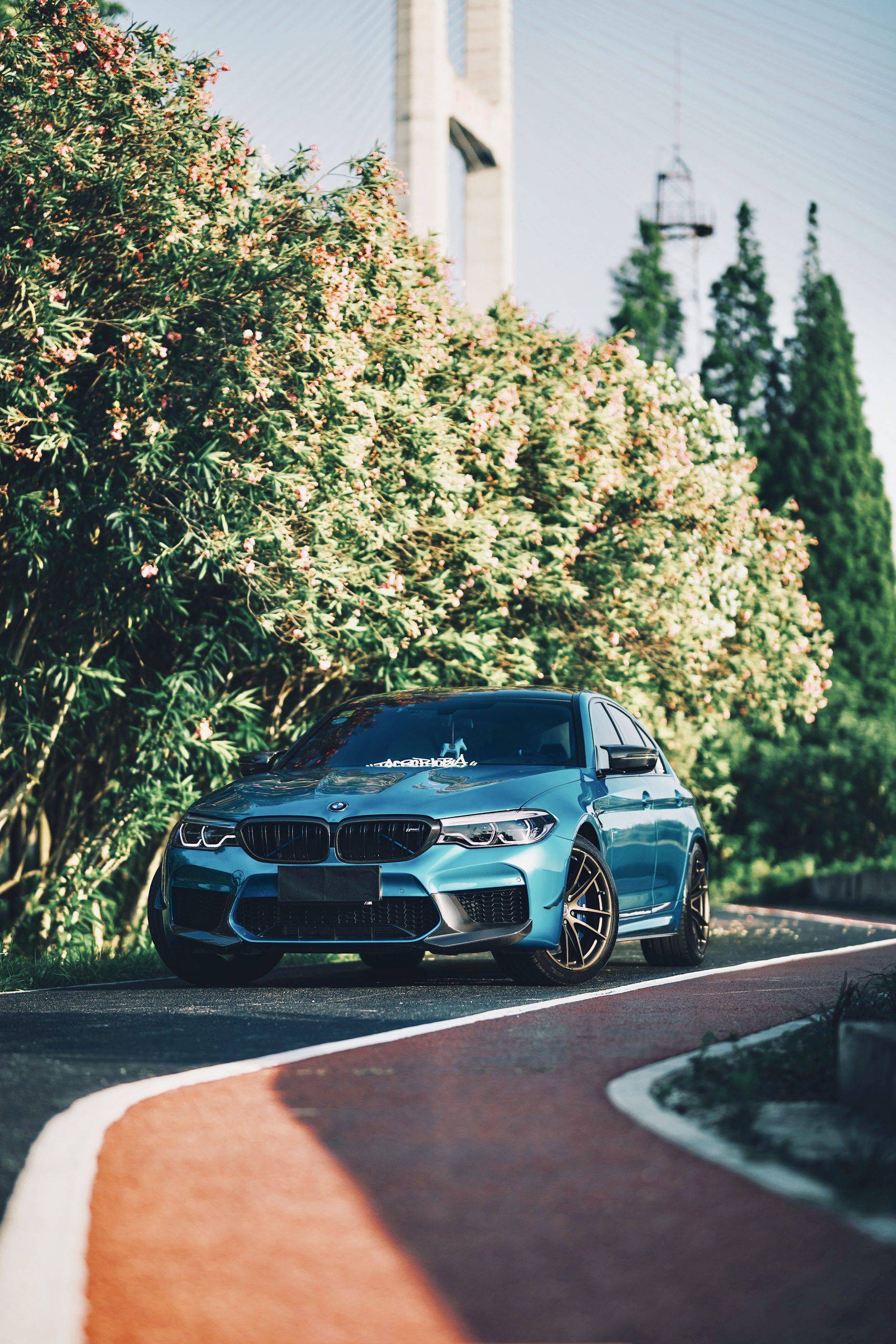 Carbonado 2018-2023 BMW F90 M5 MP Style Carbon Fiber Side Skirts