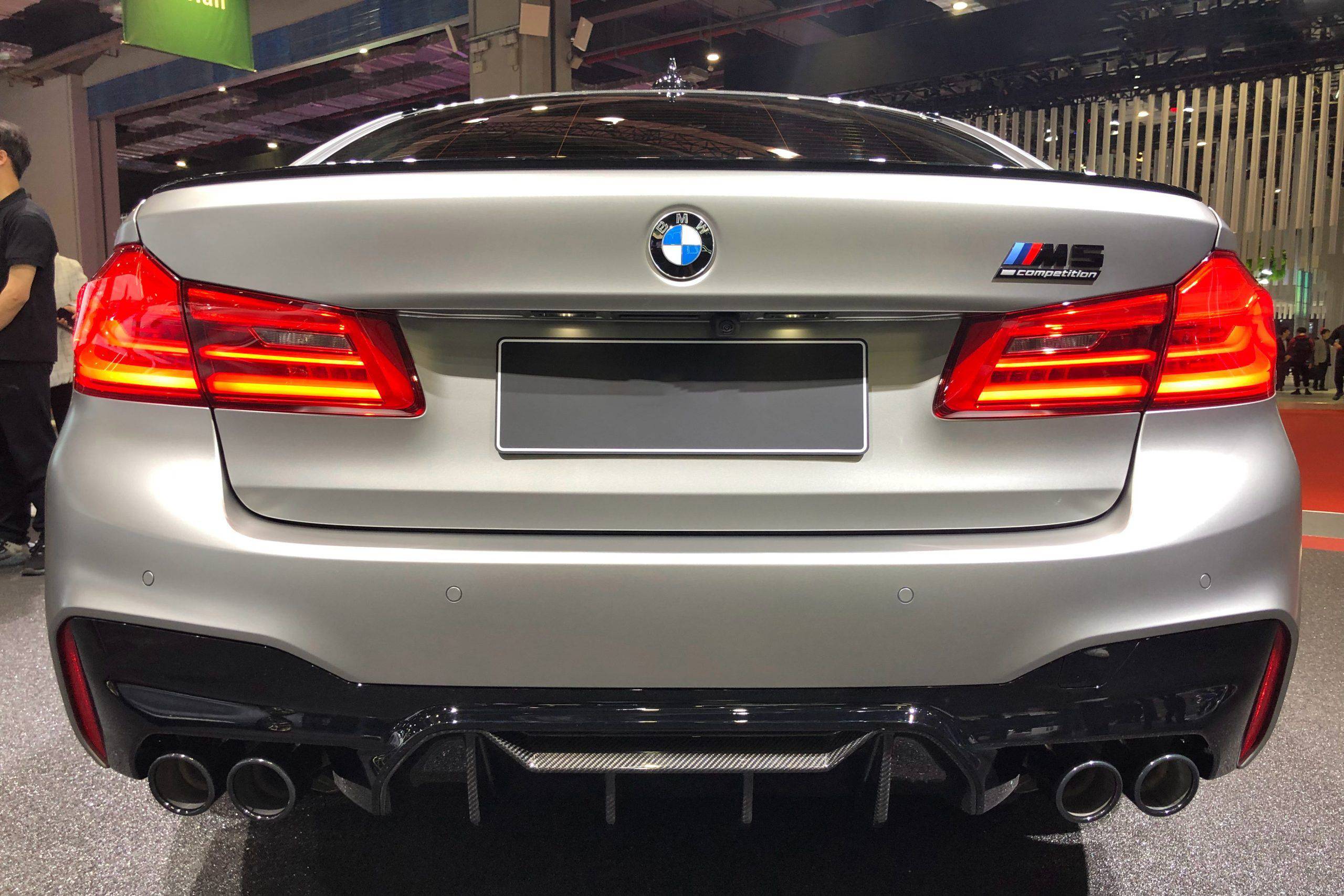 Carbonado 2018-2023 BMW F90 M5 MP Style Carbon Fiber Rear Diffuser
