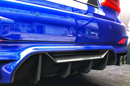 Carbonado 2018-2023 BMW F90 M5 MP Style Carbon Fiber Rear Diffuser
