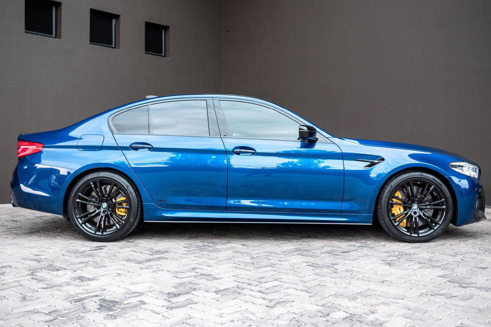 Carbonado 2018-2023 BMW F90 M5 MP Style Carbon Fiber Side Skirts