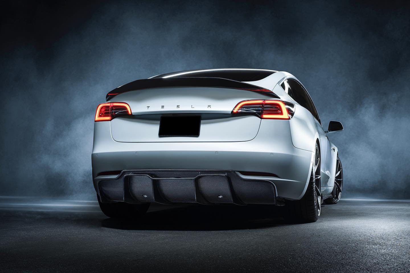 Carbonado 2017-2023 Tesla Model 3 VRS Style Carbon Fiber Rear Lip Diffuser
