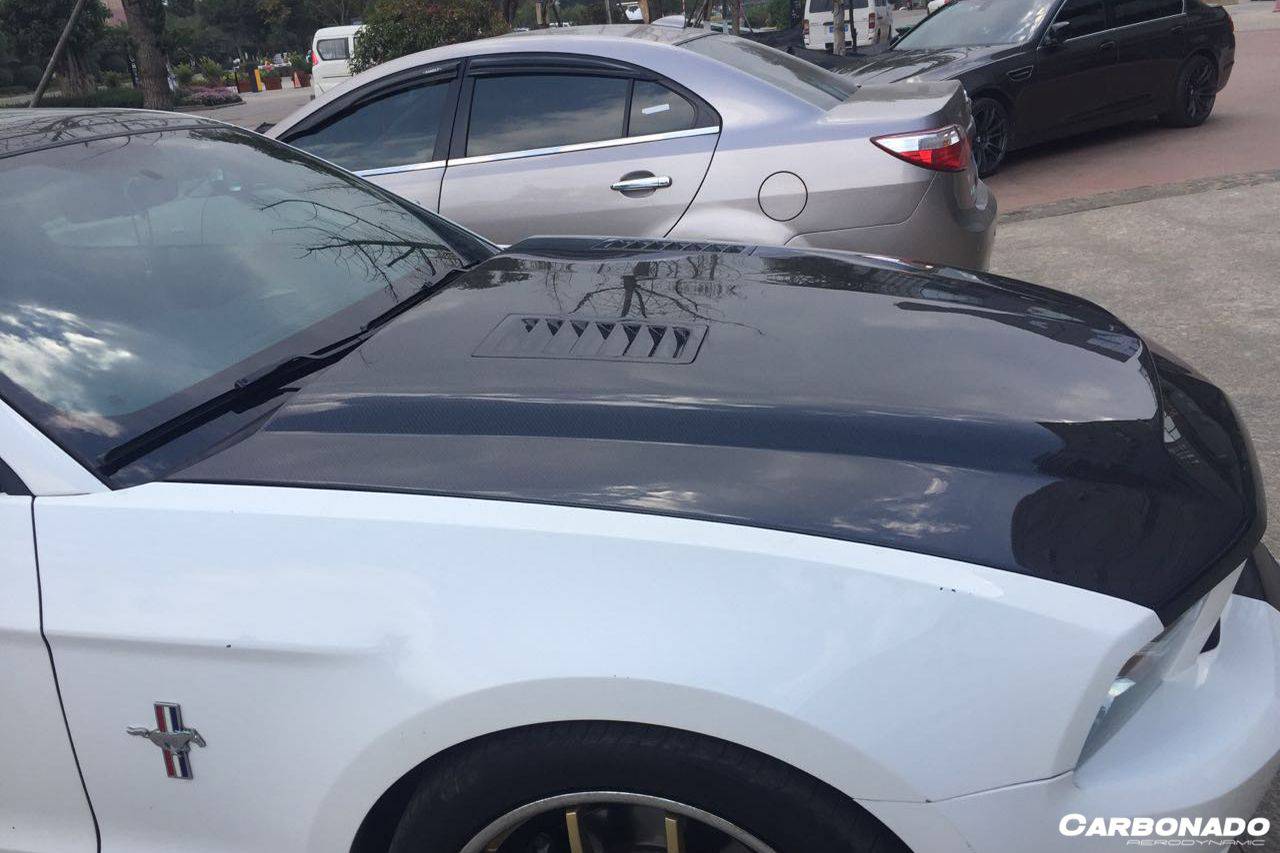 Carbonado 2005-2009 Ford Mustang GT V6 Black Momba BC1 Style Hood