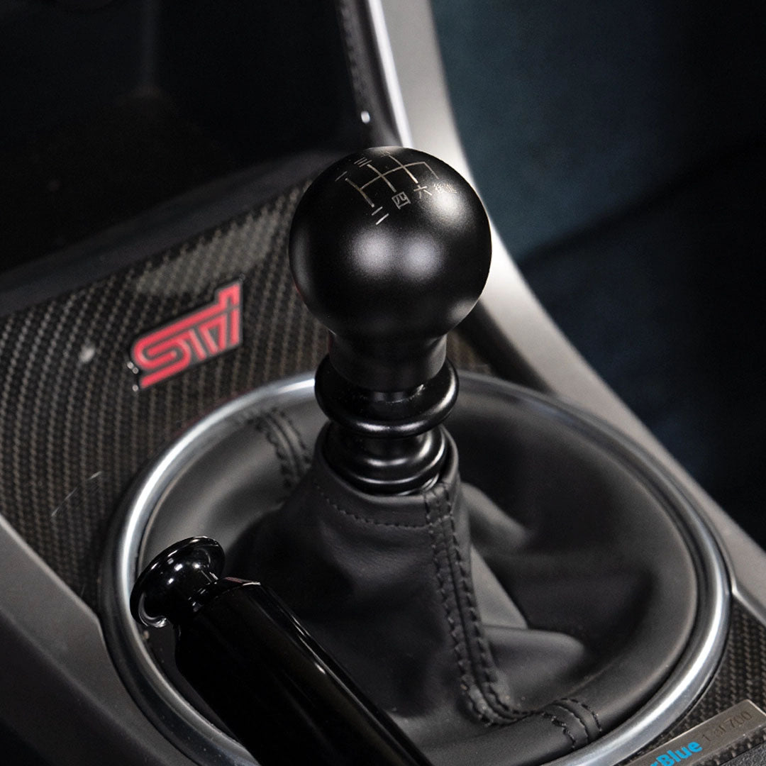 Perilla de cambio con peso Billetworkz - 6 velocidades - Grabado japonés - Subaru WRX 2015-2025