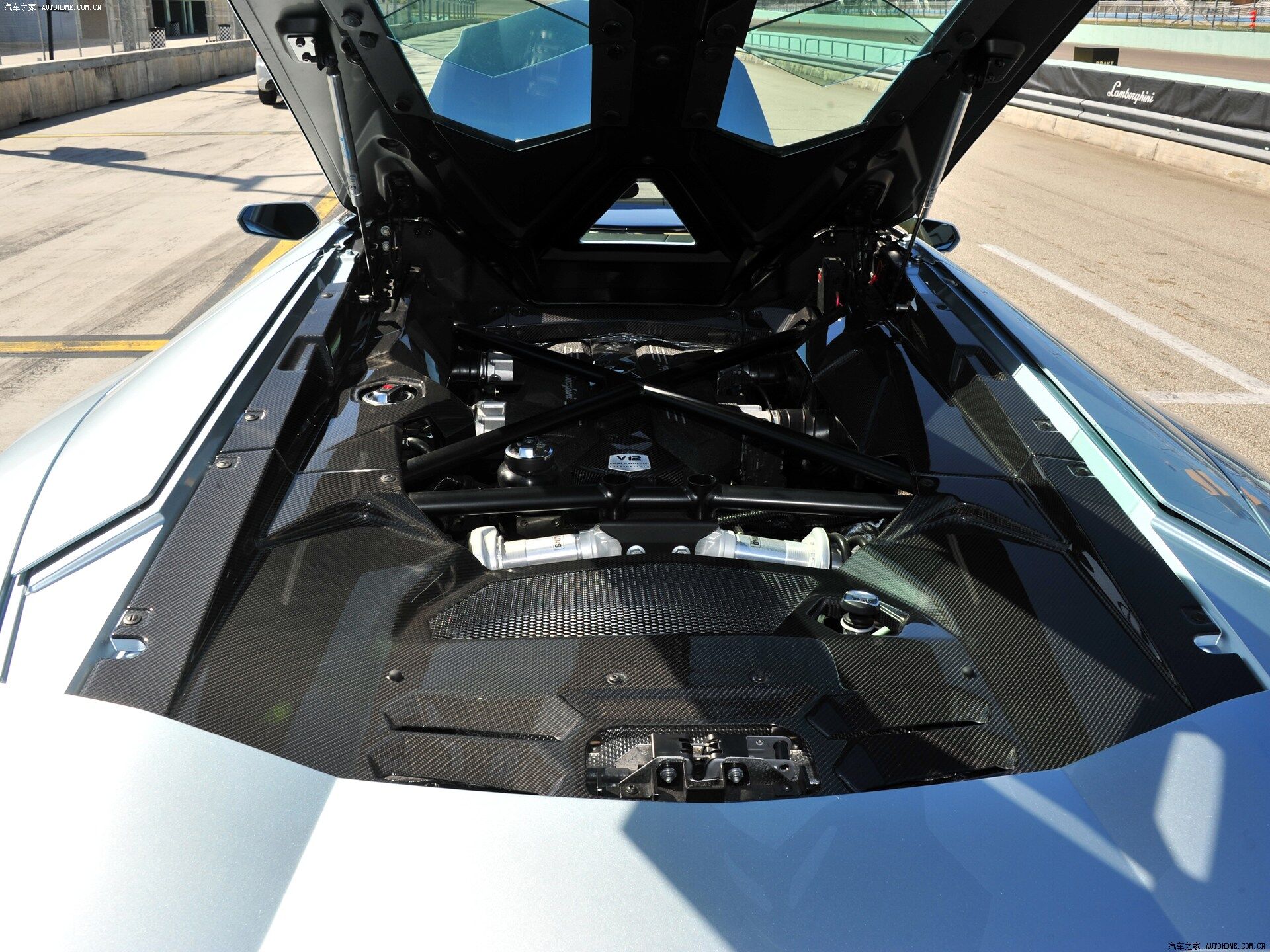 Reemplazo de la cubierta del compartimento del motor de fibra de carbono para Lamborghini Aventador LP700 Coupé Carbonado 2011-2016