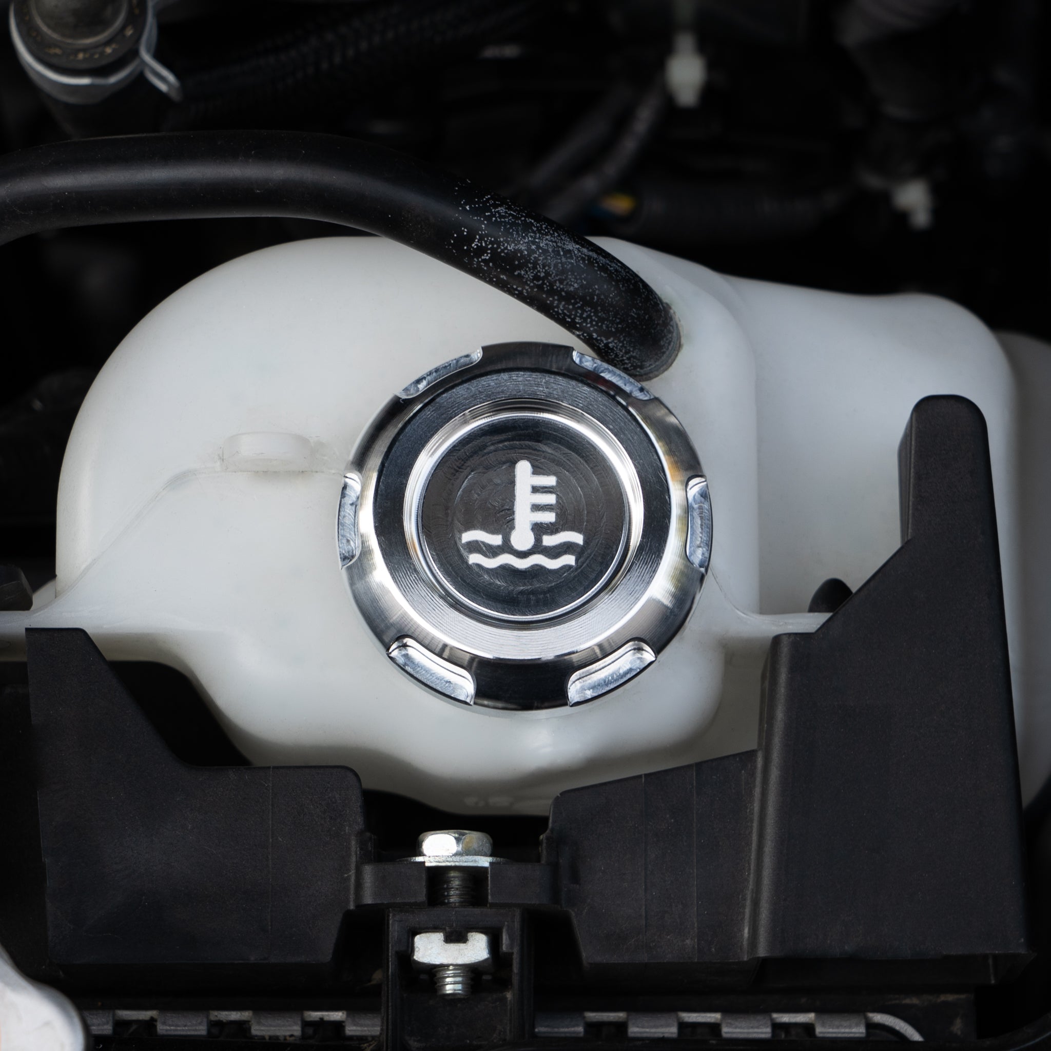Tapas del compartimento del motor Billetworkz (Subaru Legacy GT 2005-2009)