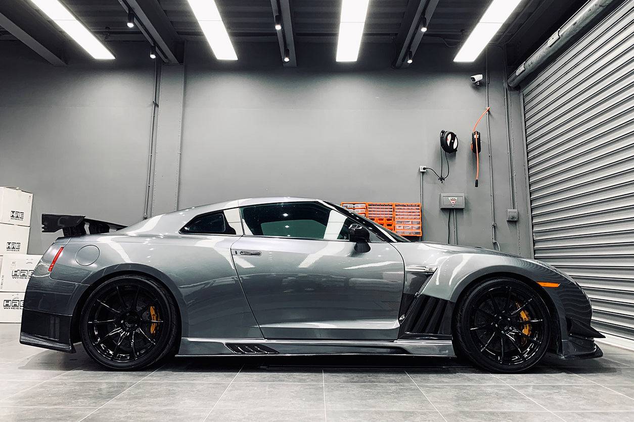 Carbonado VA Style Side Skirts | 2008-2023 Nissan GTR R35
