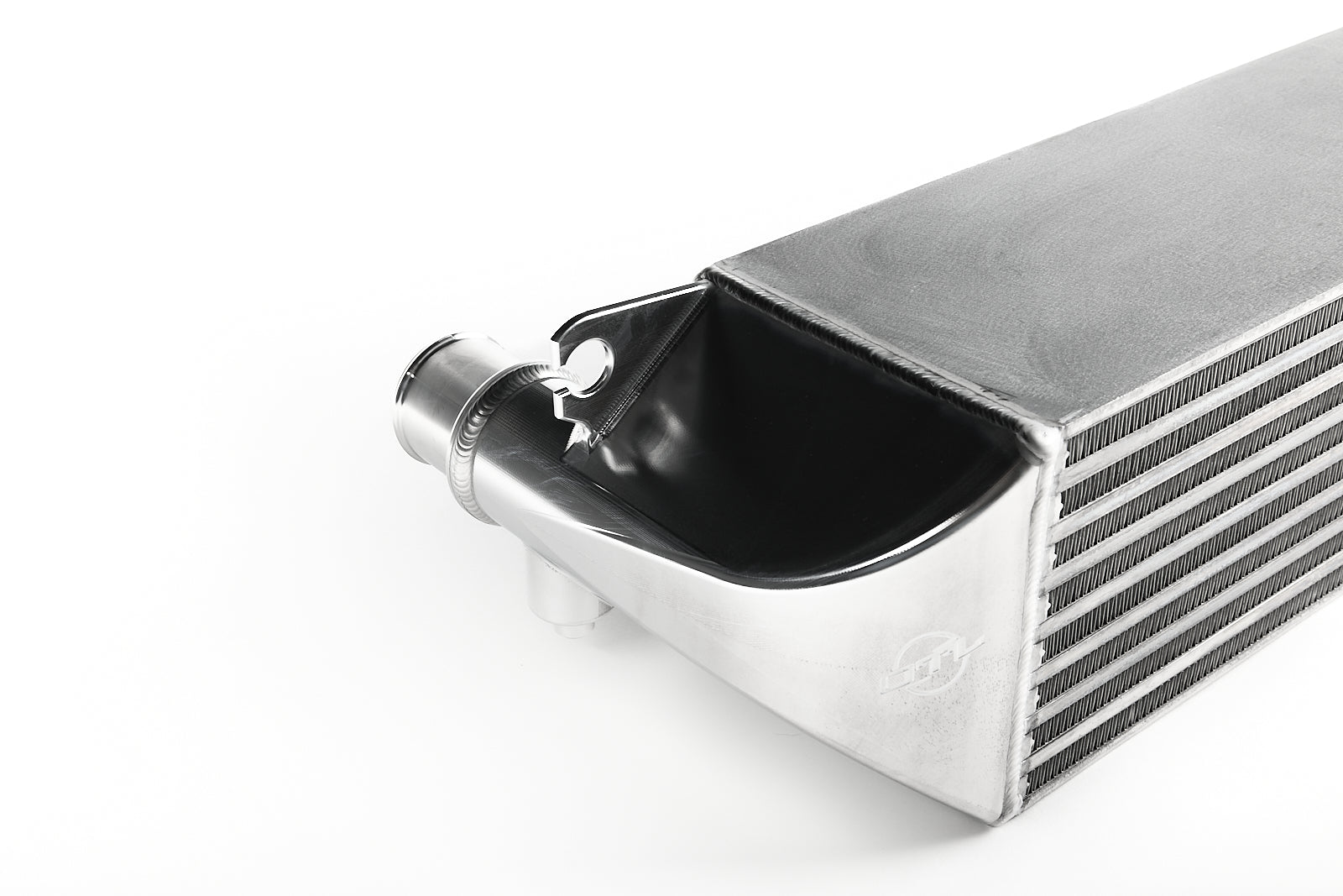 Intercooler de montaje frontal (FMIC) de 6 pulgadas de la serie OTL Performance Race - Toyota GR Corolla 2023+