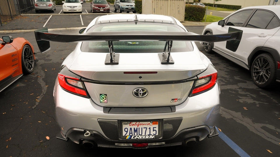 Alerón de fibra de carbono APR GTC 200 de 60,5" (Toyota GR86/Subaru BRZ 2022-2024)