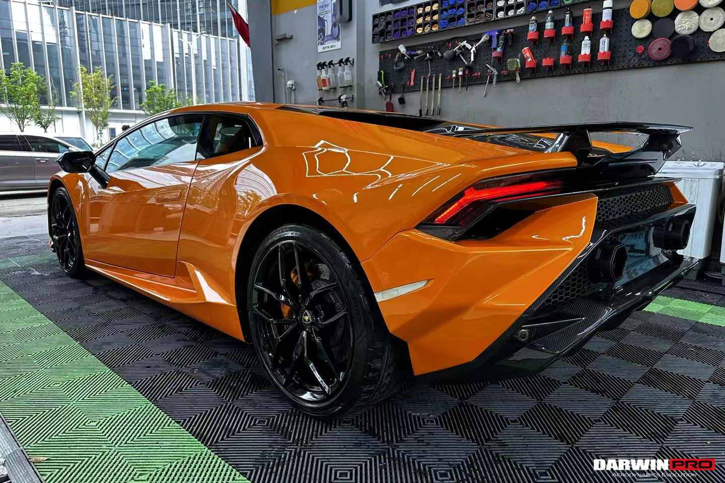 Parachoques trasero DarwinPRO 2015-2019 Lamborghini Huracan LP610 y LP580 Convertible a estilo Tecnica (SE REQUIERE CAMBIAR EL SISTEMA DE ESCAPE)