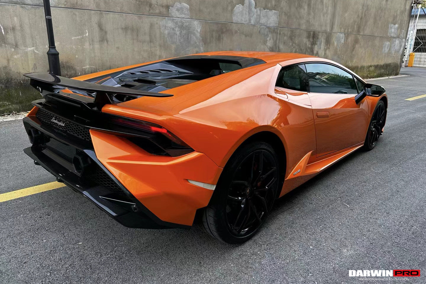 Parachoques trasero DarwinPRO 2015-2019 Lamborghini Huracan LP610 y LP580 Convertible a estilo Tecnica (SE REQUIERE CAMBIAR EL SISTEMA DE ESCAPE)