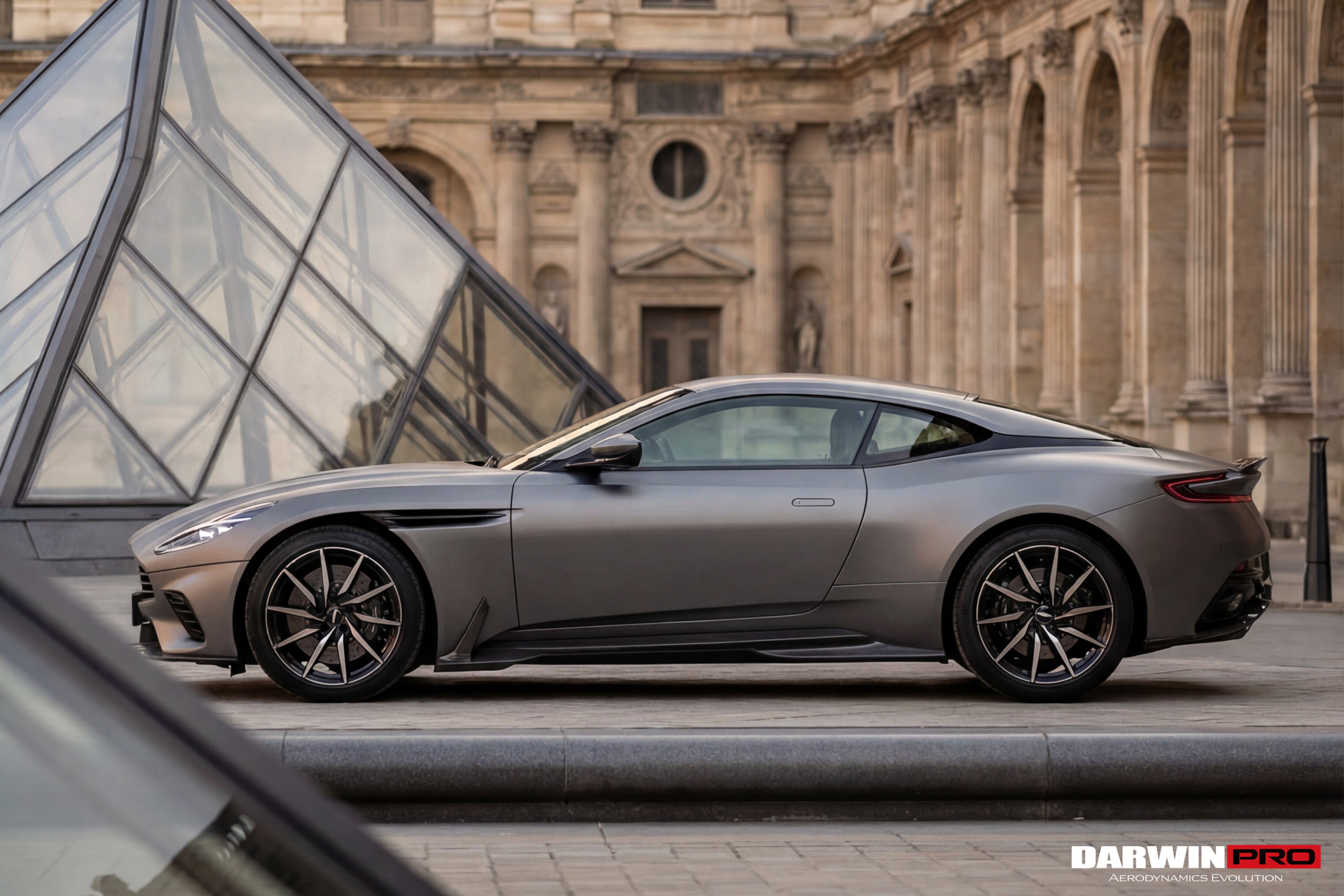 Faldones laterales de carbono DarwinPRO 2016-2023 para Aston Martin DB11 iMP-Performance