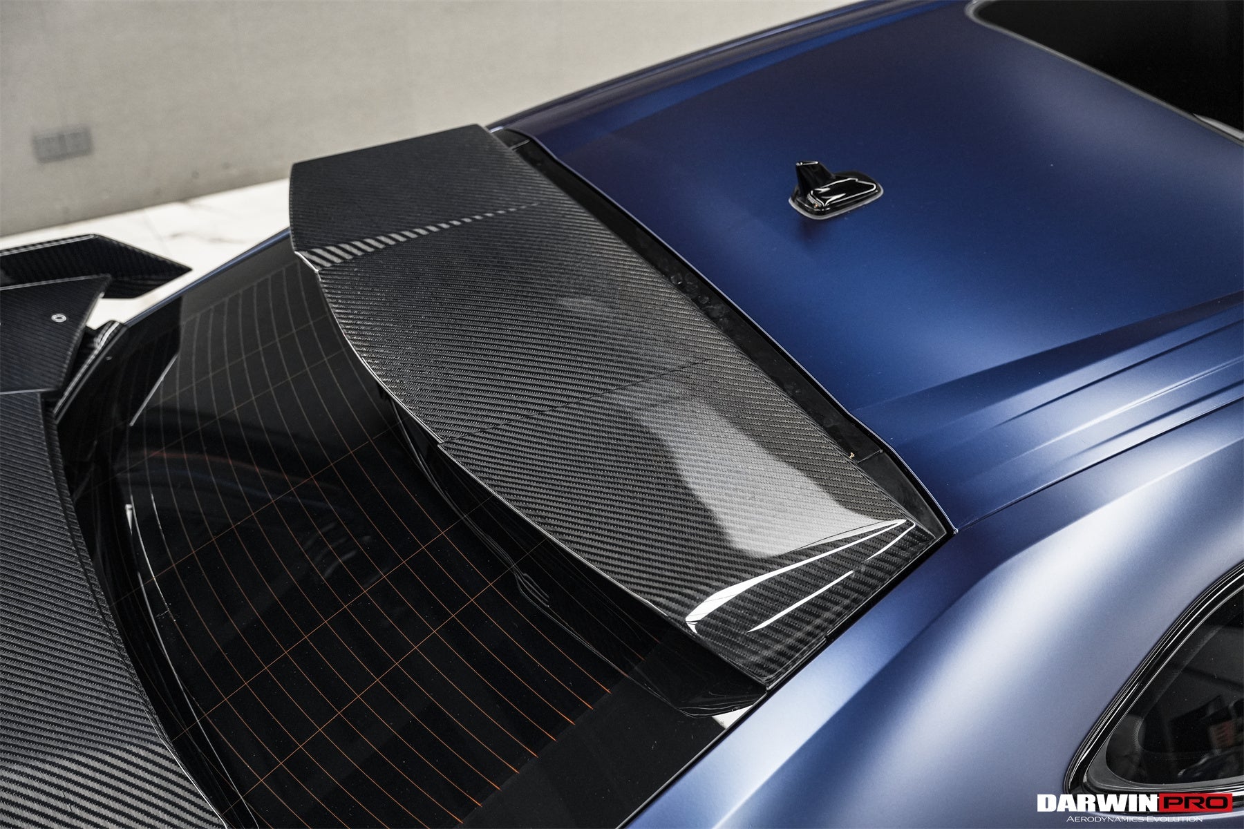 DarwinPRO 2018-2022 Lamborghini URUS BKSS Carbon Fiber Roof Spoiler