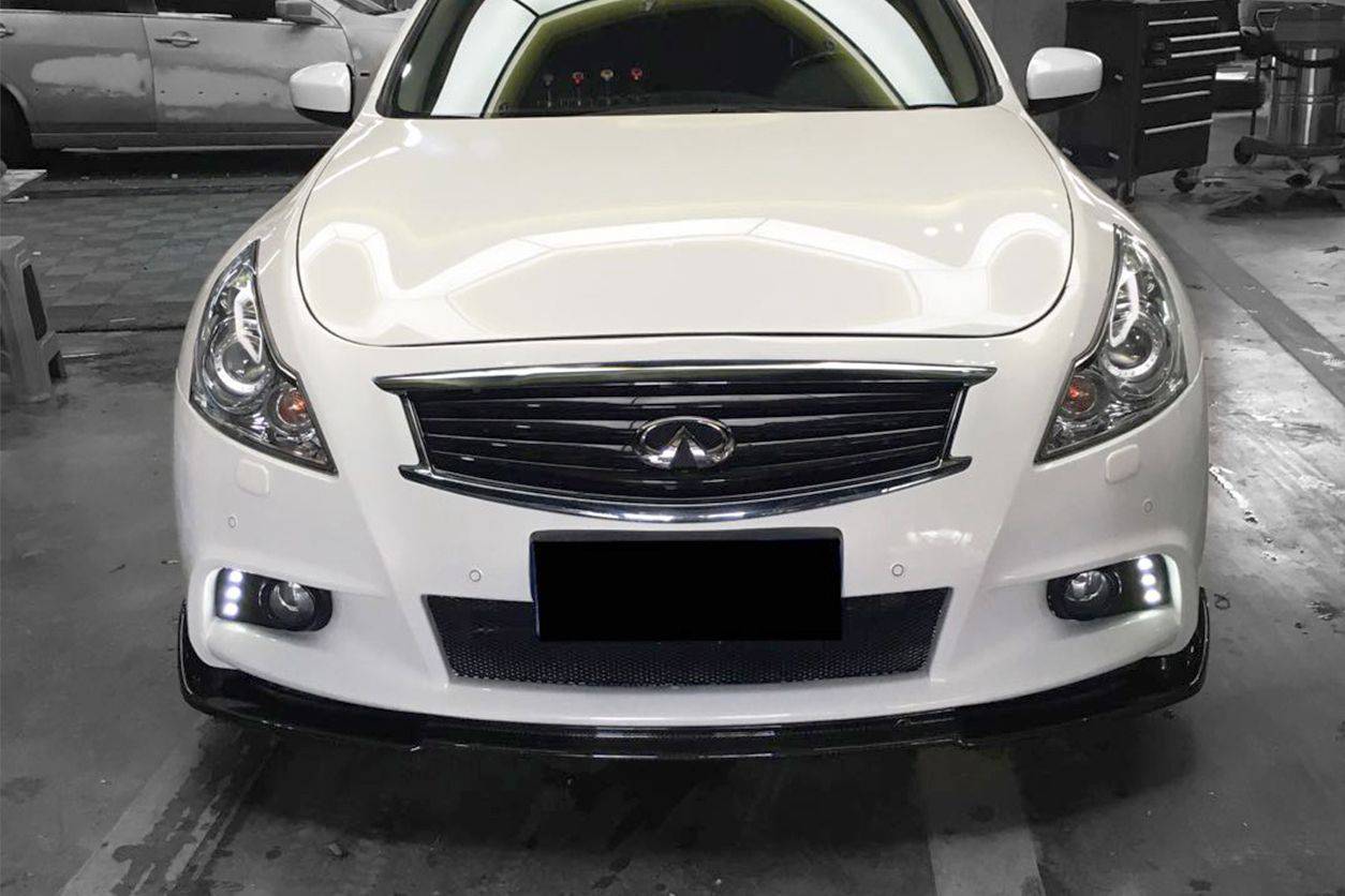 Carbonado 2010-2013 Infiniti G25 G37 Sedan EU Style Carbon Fiber Front Lip