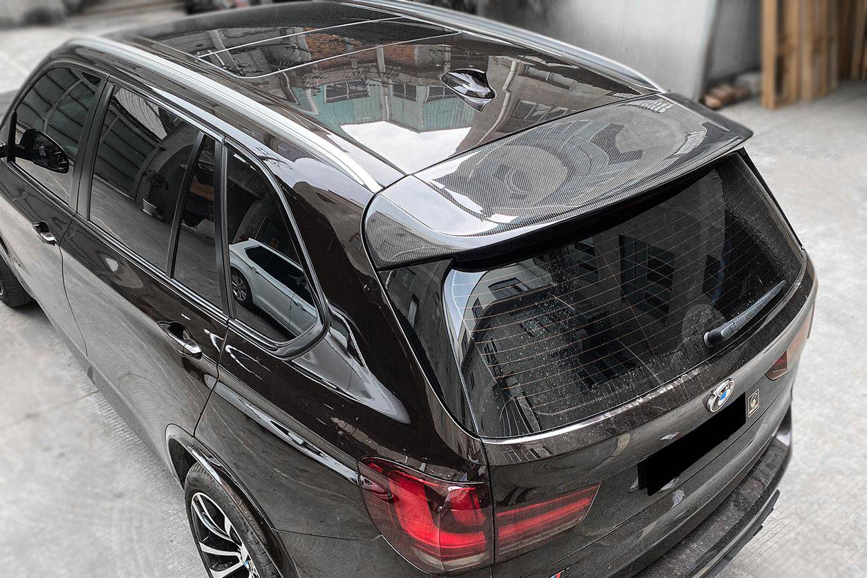 Carbonado 2014-2018 BMW X5 F15 VS Style Carbon Fiber Roof Spoiler