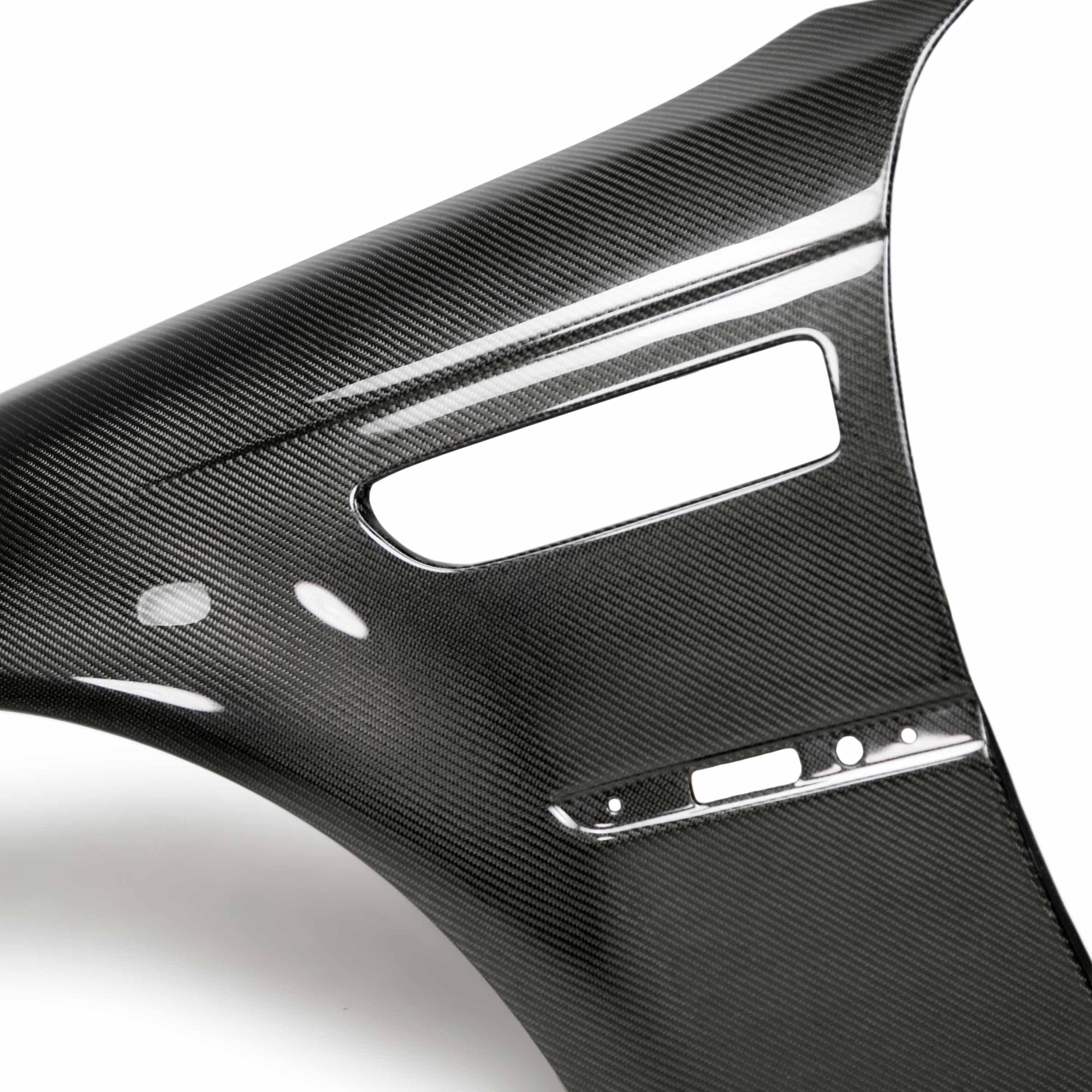 Seibon Carbon Fiber Fenders (01-05 BMW E46 M3) (SEIFF0105BMWE46M3)