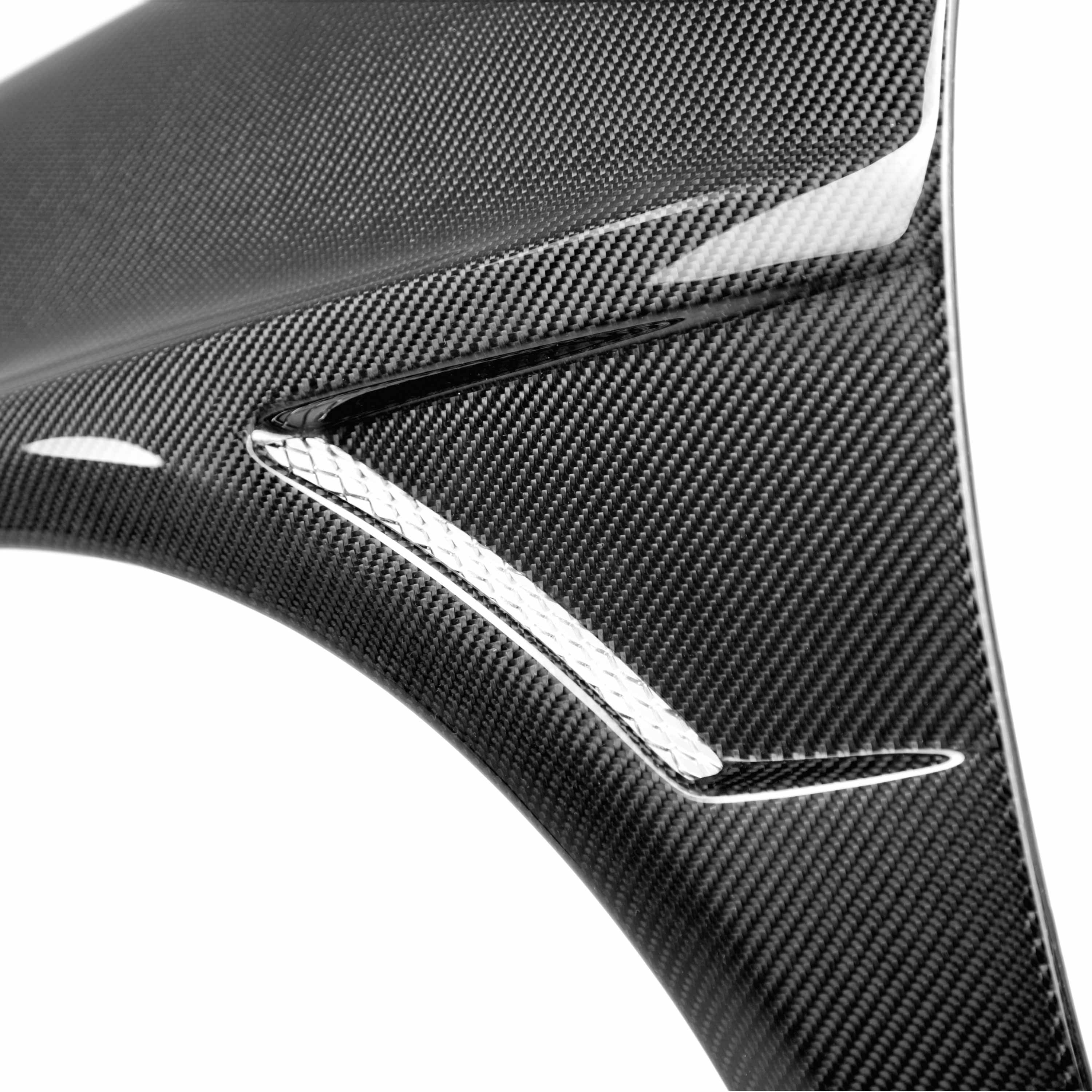 Guardabarros Seibon de fibra de carbono 10 mm más anchos (Subaru WRX/STi 2004-2005) (SEIFF0405SBIMP)