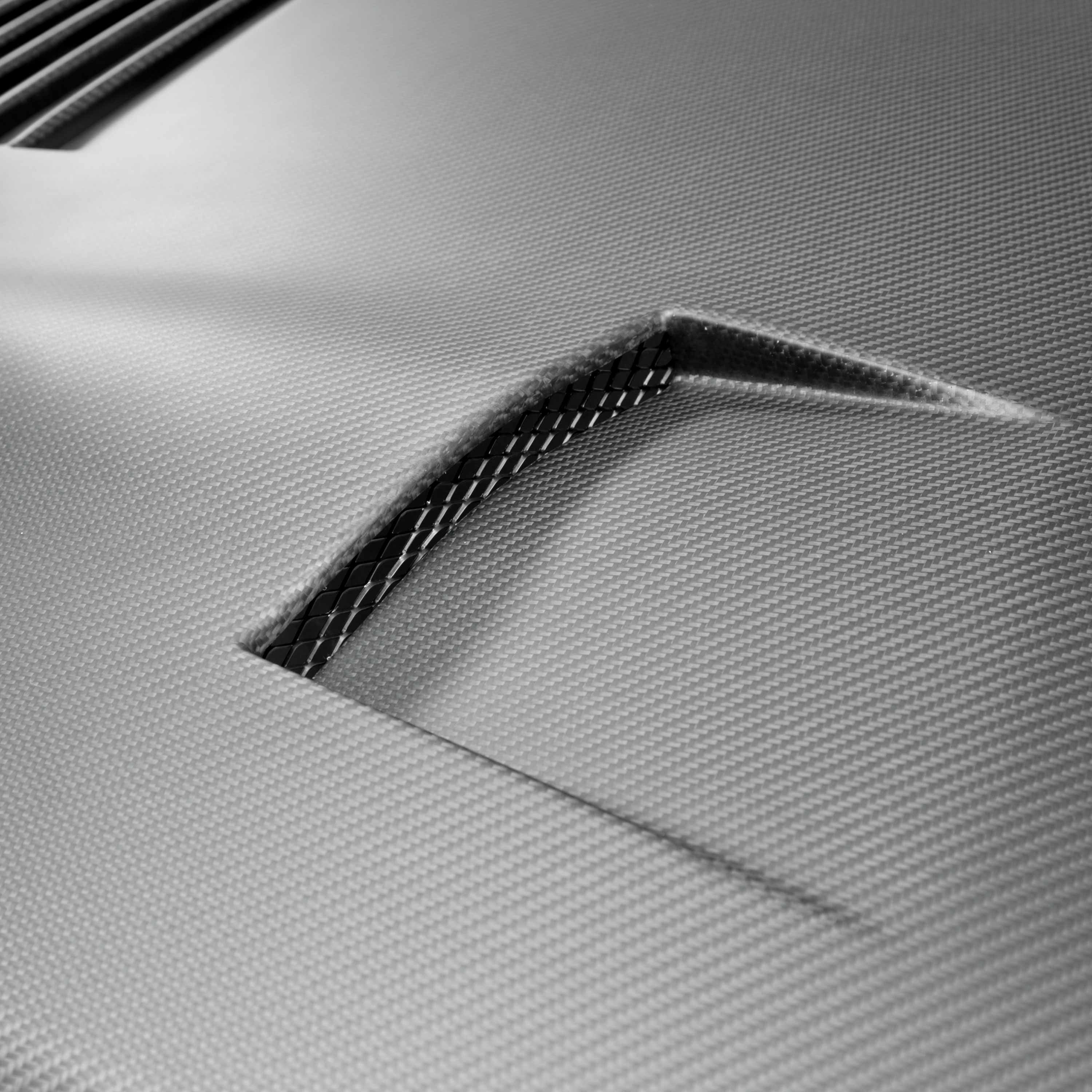 Seibon GT-Style Dry Carbon Fiber Hood (09-16 GT-R)