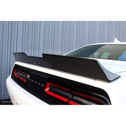 Alerón trasero de fibra de carbono APR (Dodge Challenger Hellcat 2015-2023) 