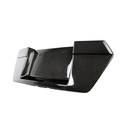 Respaldo de matrícula de fibra de carbono APR (Chevrolet Corvette C8 2020+)