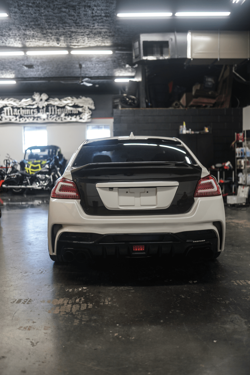 Respaldo para matrícula JDMuscle en negro brillante con pintura a juego (Subaru WRX/STI 15-21)