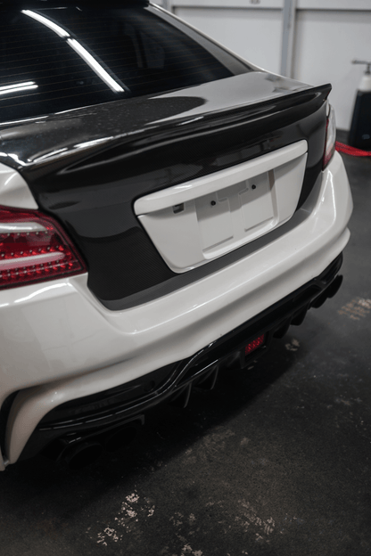 Respaldo para matrícula JDMuscle en negro brillante con pintura a juego (Subaru WRX/STI 15-21)