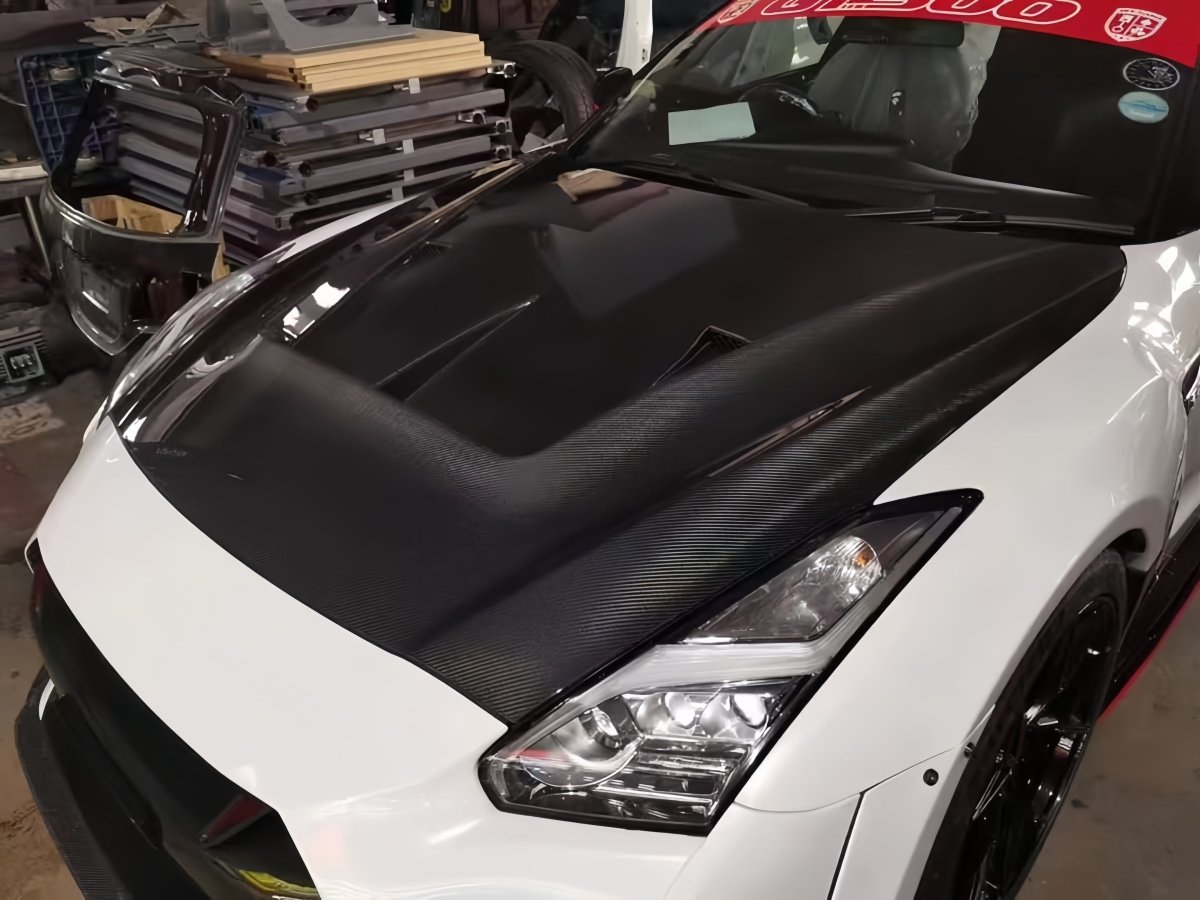 JDMuscle [GT-R 17-24] Capó de fibra de carbono - Estilo LB
