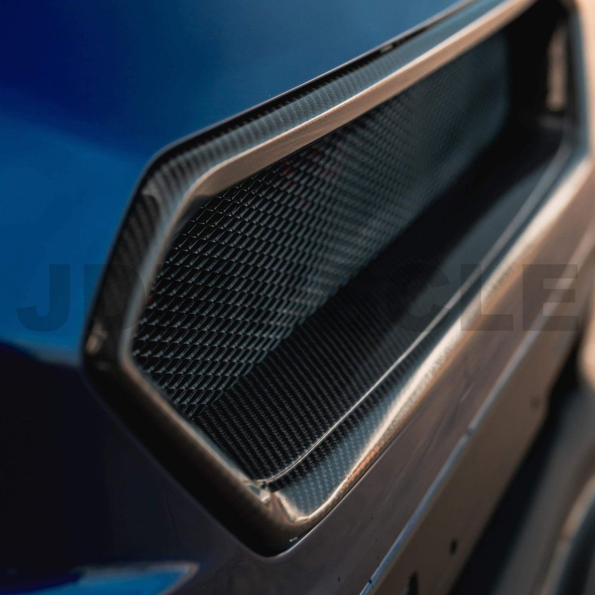 Parrilla de fibra de carbono JDMuscle [WRX/STI 18-21] V2 | Sarga/Panal de abeja