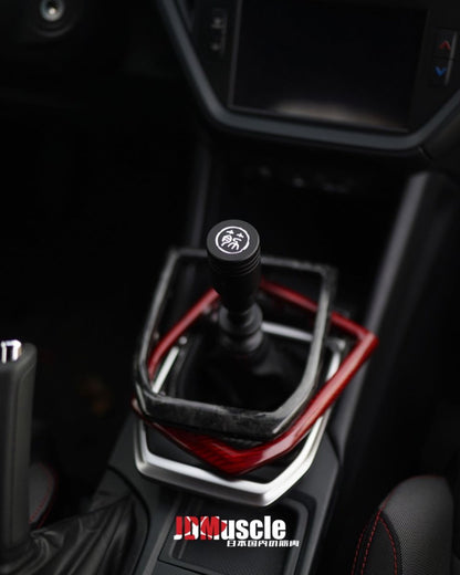 Reemplazo de moldura de palanca de cambios de fibra de carbono JDMuscle MT (Subaru WRX 2022-2025)