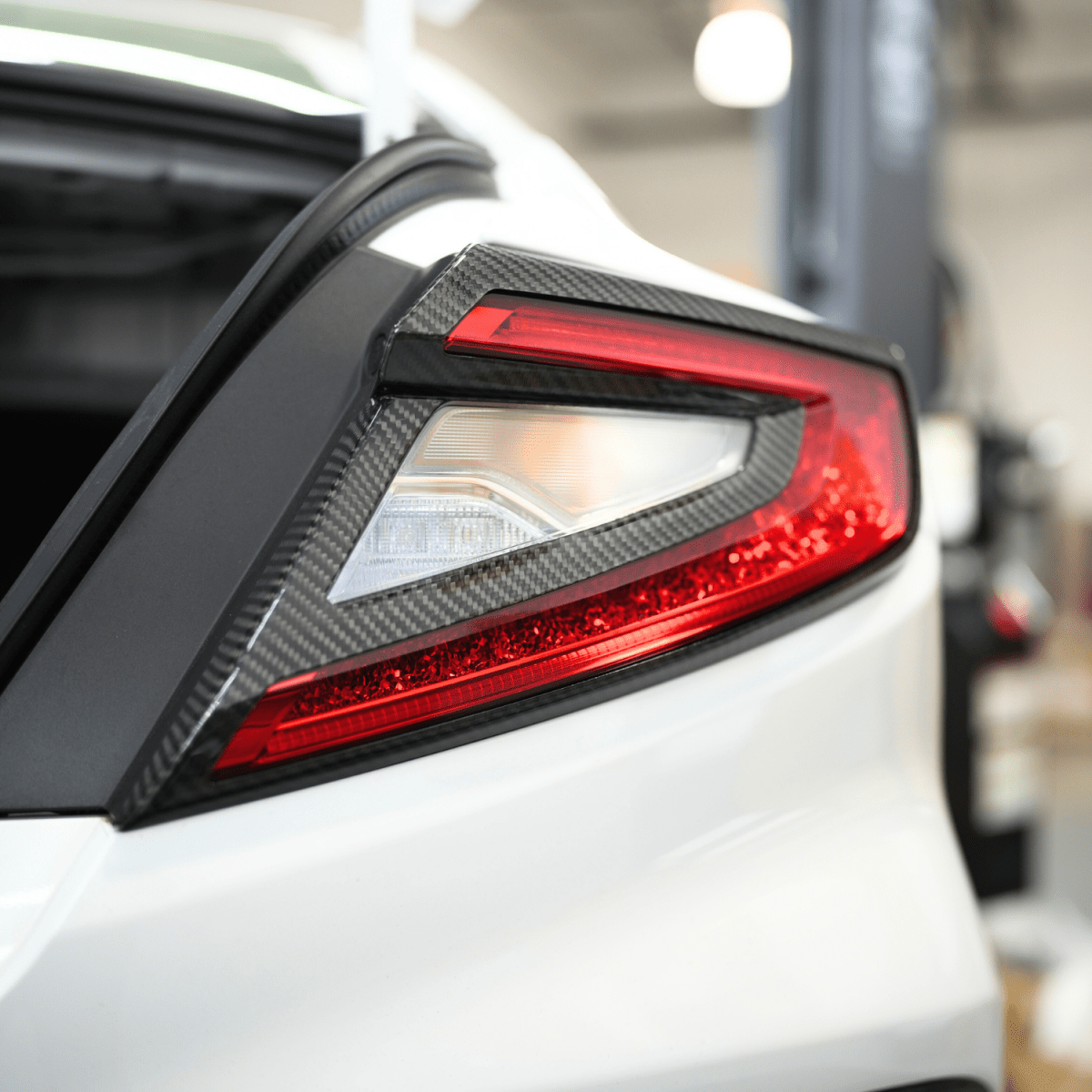 JDMuscle [WRX 22-25] Cubiertas de luces traseras de fibra de carbono seca Tanso