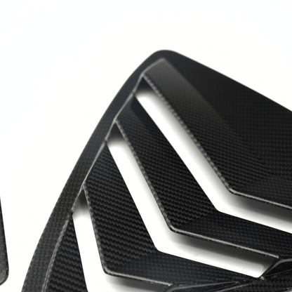 JDMuscle [Toyota GR Corolla 23-25] Cubiertas de fibra de carbono para las rejillas de ventilación traseras (2 piezas)