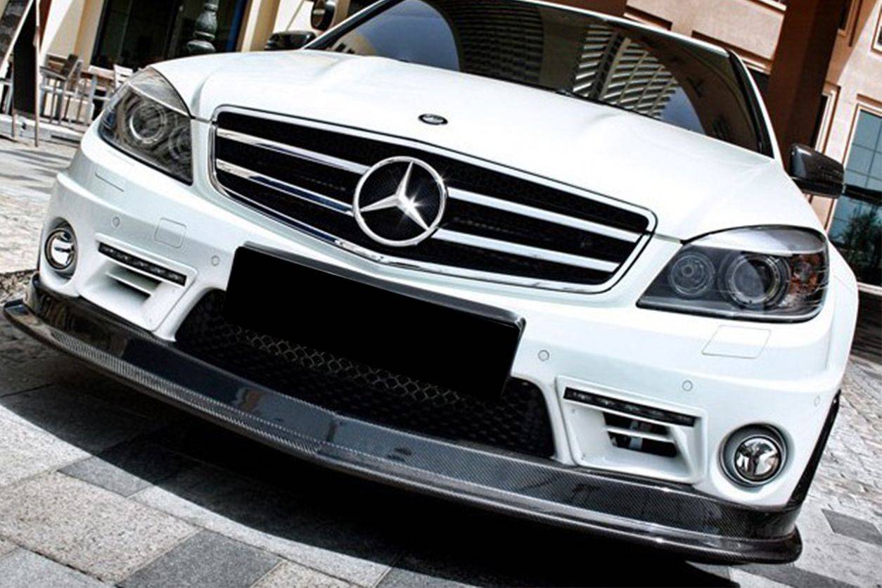 Carbonado 2008-2011 Mercedes Benz W204.1 C63 AMG L2 Style Carbon Fiber Front Lip