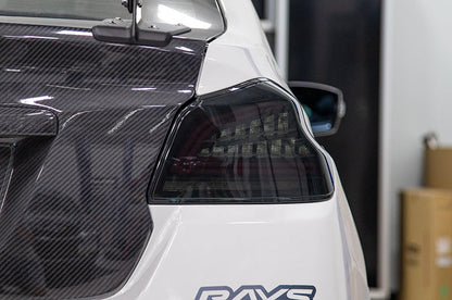Luces traseras CR con especificaciones OLM (lente ahumada, base negra) - Subaru WRX y STI 2015-2021