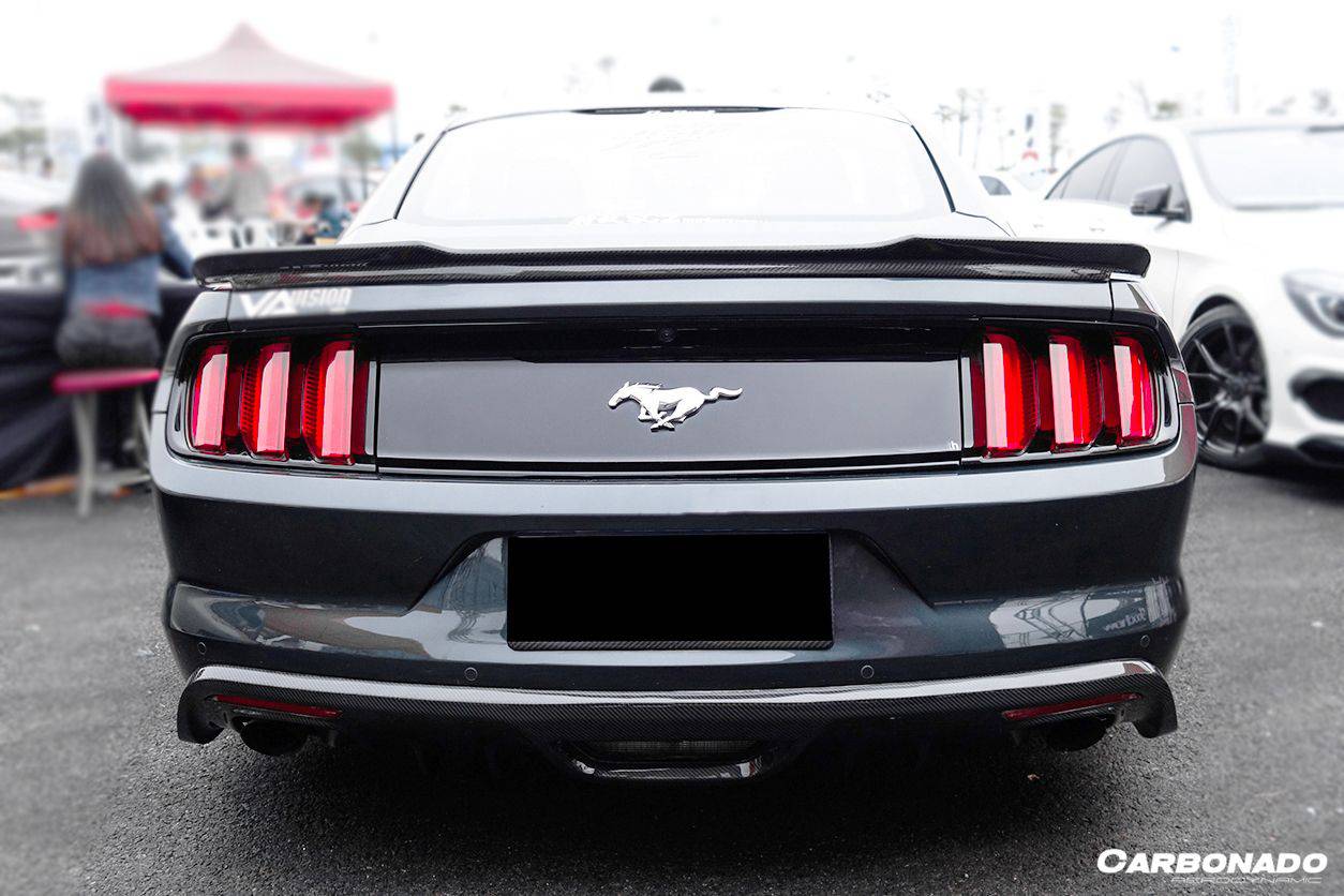 Borde trasero de fibra de carbono estilo Ford Mustang RSH Carbonado 2015-2017