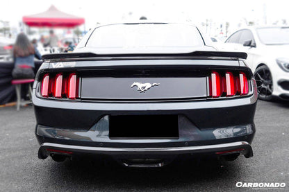 Borde trasero de fibra de carbono estilo Ford Mustang RSH Carbonado 2015-2017