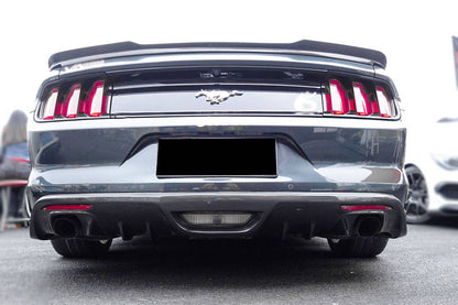 Borde trasero de fibra de carbono estilo Ford Mustang RSH Carbonado 2015-2017