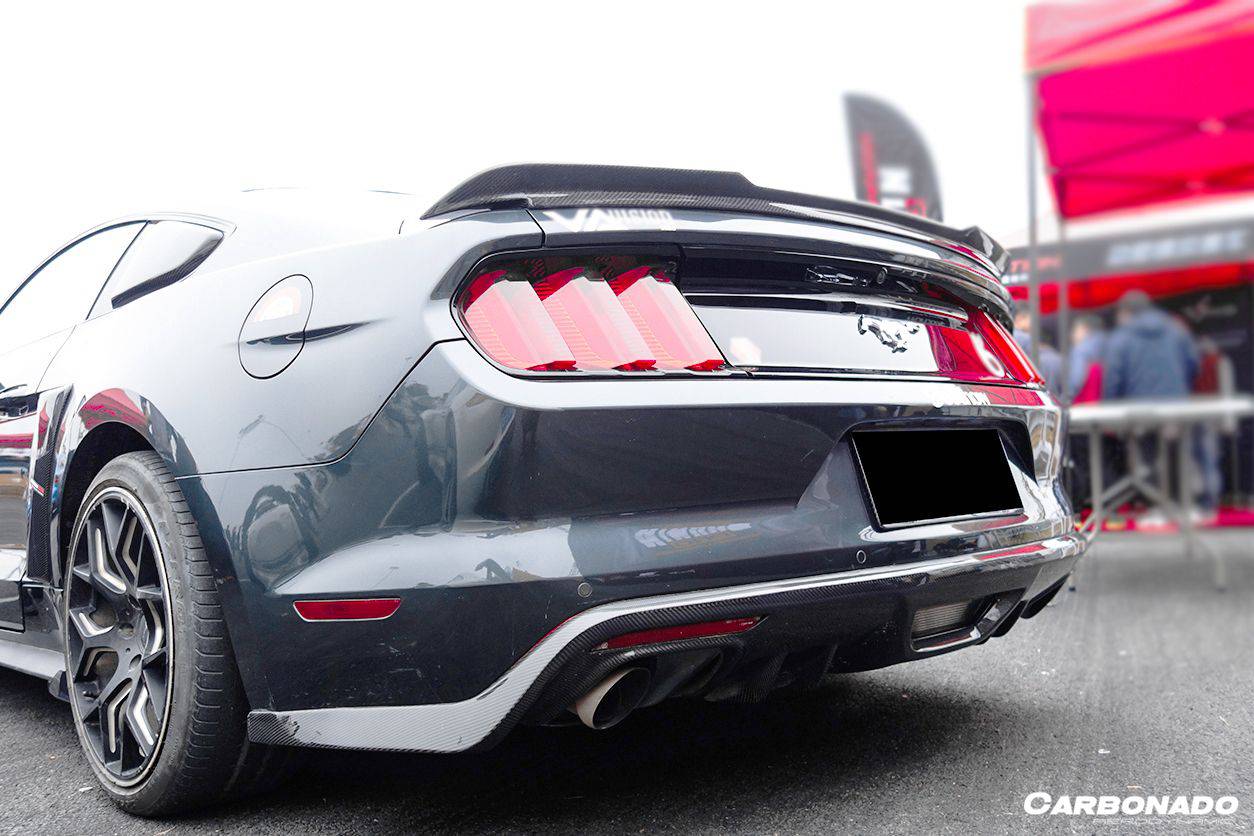 Borde trasero de fibra de carbono estilo Ford Mustang RSH Carbonado 2015-2017