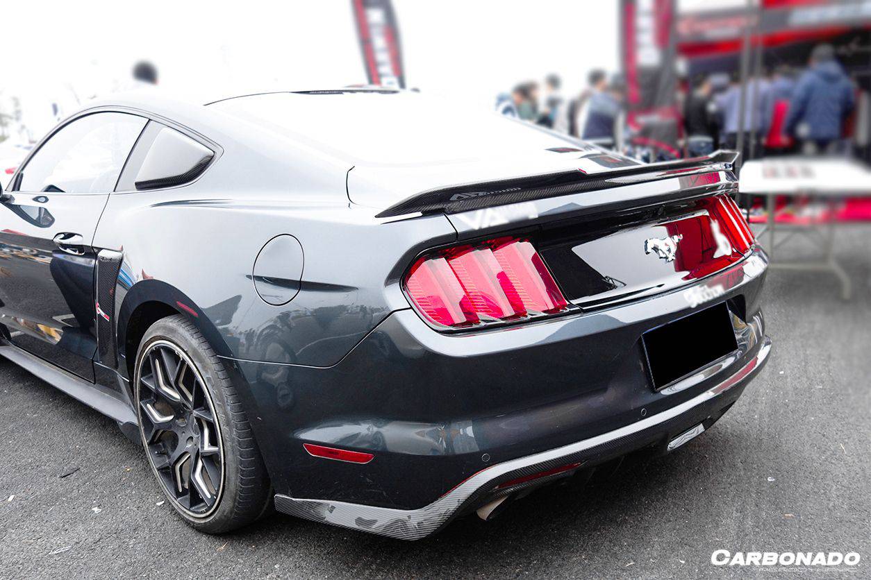 Borde trasero de fibra de carbono estilo Ford Mustang RSH Carbonado 2015-2017