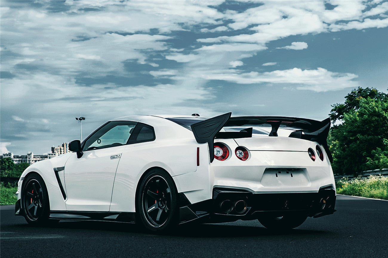 Carbonado VS Style Carbon Fiber Rear Bumper Corner Splitter Lip Caps | 2023-2025 Nissan GTR R35