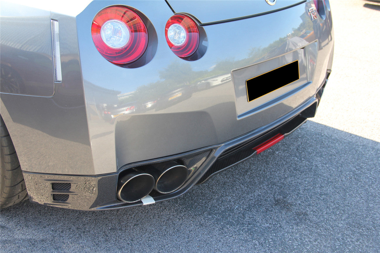 Carbonado 2012-2016 Nissan GTR R35 DBA OEM Style Carbon Fiber Rear Lip