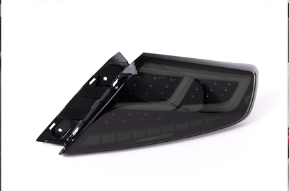 Luces traseras LED OLM Spec-AR (lente ahumada/base negra/barra blanca) - WRX 2022+