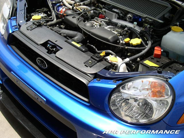 Cubierta de refrigeración del radiador de fibra de carbono APR (Subaru Impreza WRX/STI 2002-2005)