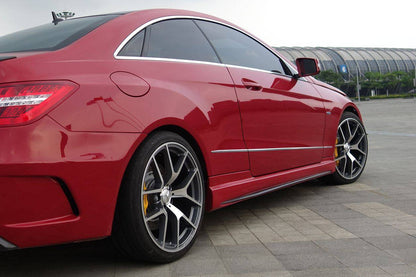 Faldones laterales estilo PD para Mercedes Benz Clase E W207 Coupé Carbonado 2010-2016
