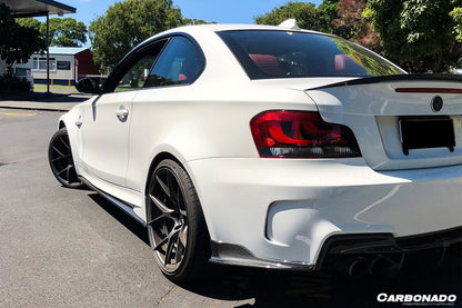 Carbonado 2008-2013 BMW E82 E88 1 Series 1M Style Auto Full Wide Body Kit