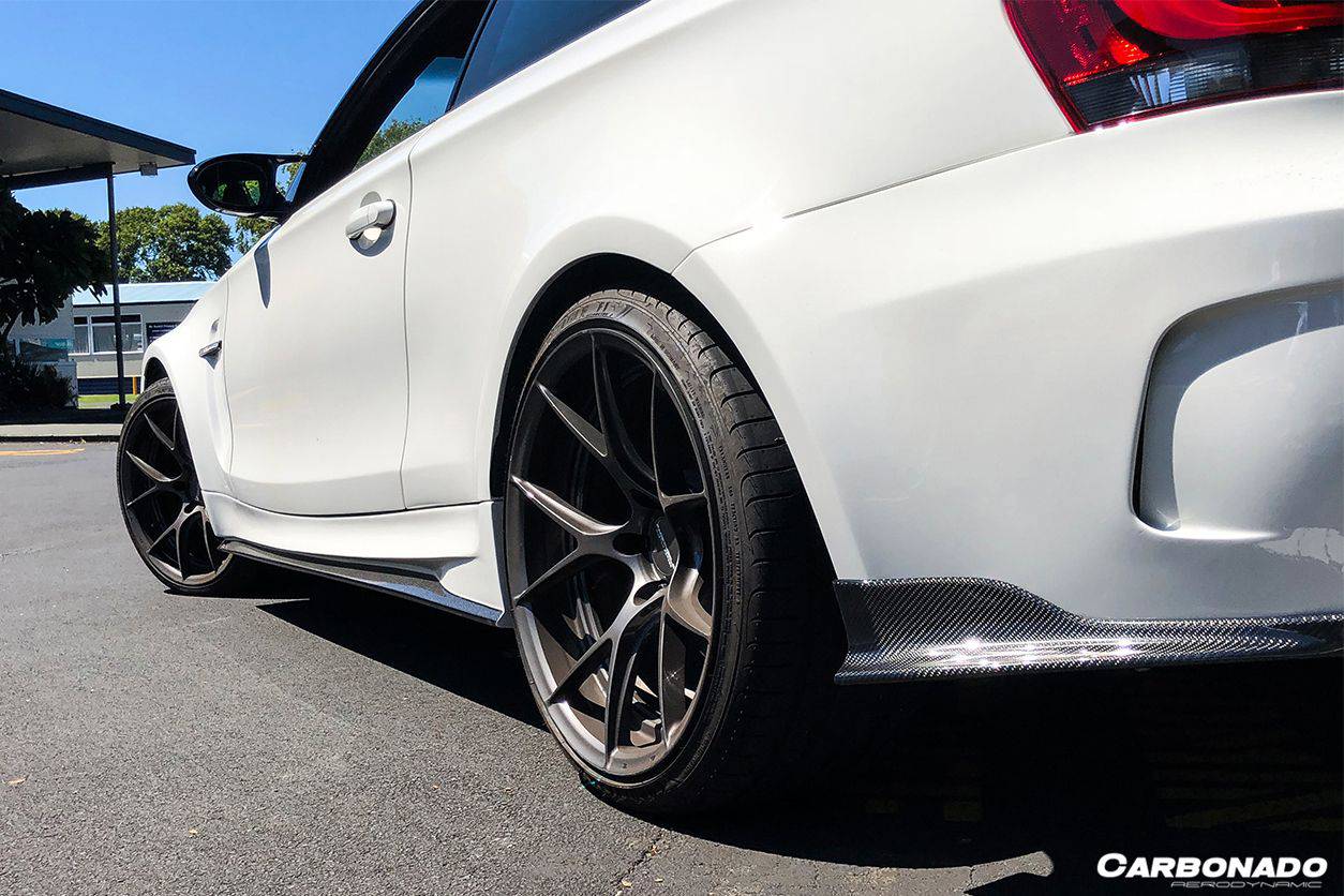 Carbonado 2008-2013 BMW E82 E88 1 Series 1M Style Auto Full Wide Body Kit