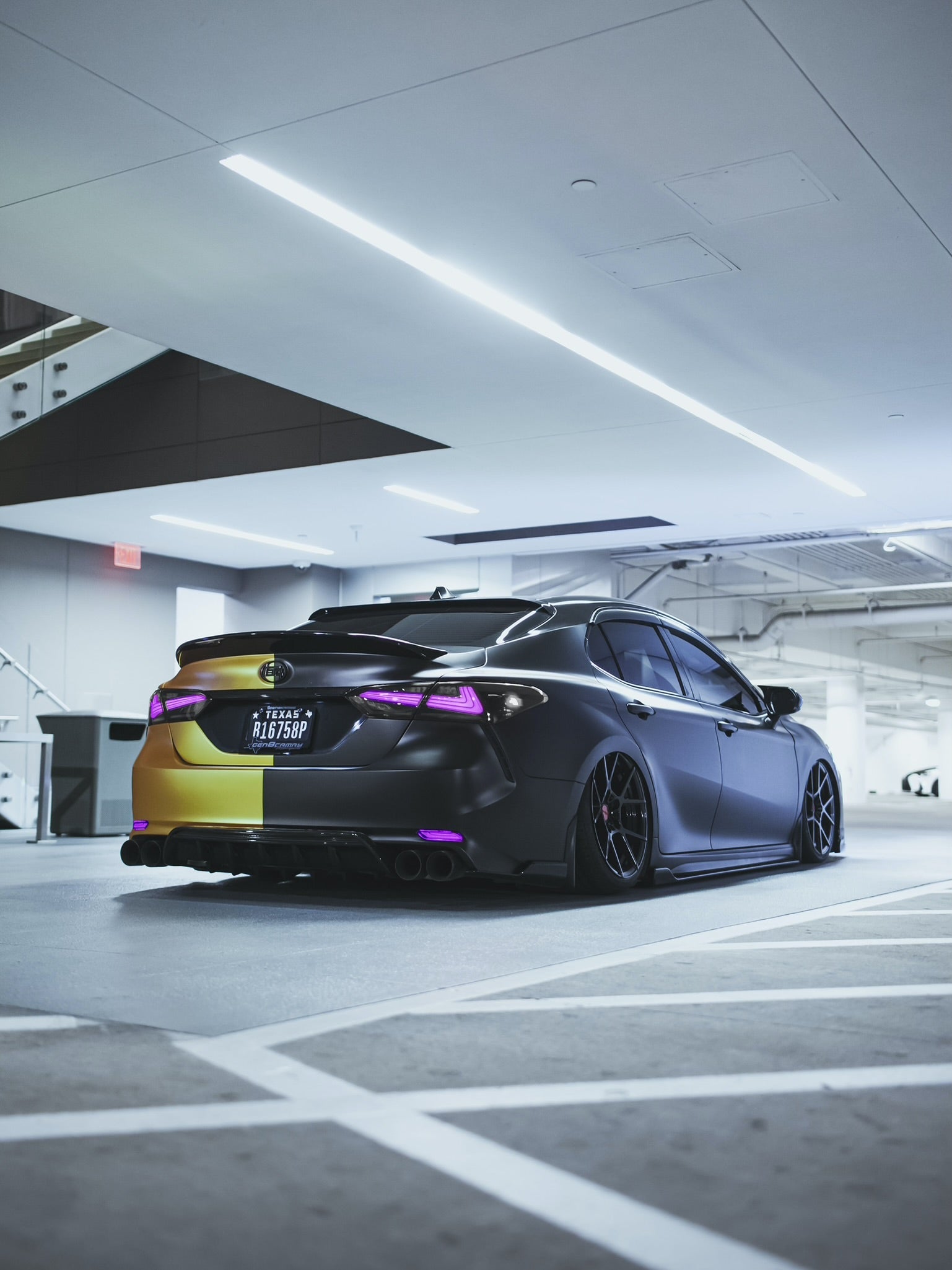 Luces traseras LED NTXGlow estilo Nike RGB (Toyota Camry 2018-2023)