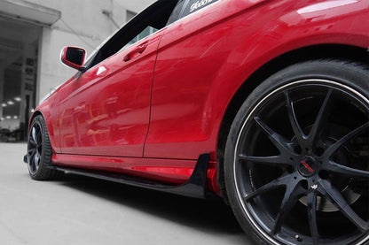 Faldones laterales estilo DP para Mercedes Benz W204 C63 AMG Clase C Coupé Carbonado 2012-2014