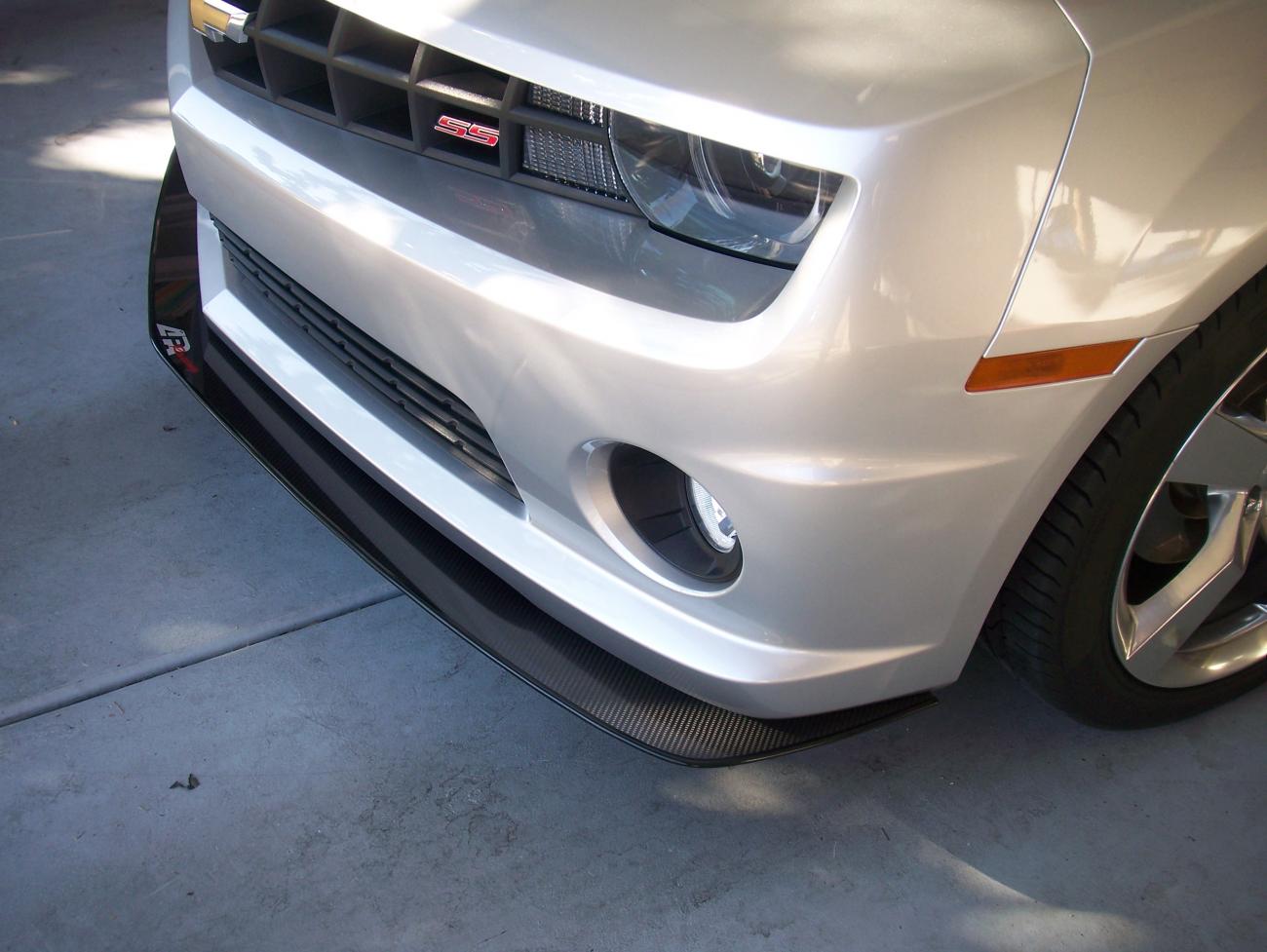 Divisor de viento delantero de fibra de carbono APR (Chevrolet Camaro SS 2014-2015)